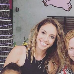 Meet your Posher, Crystle